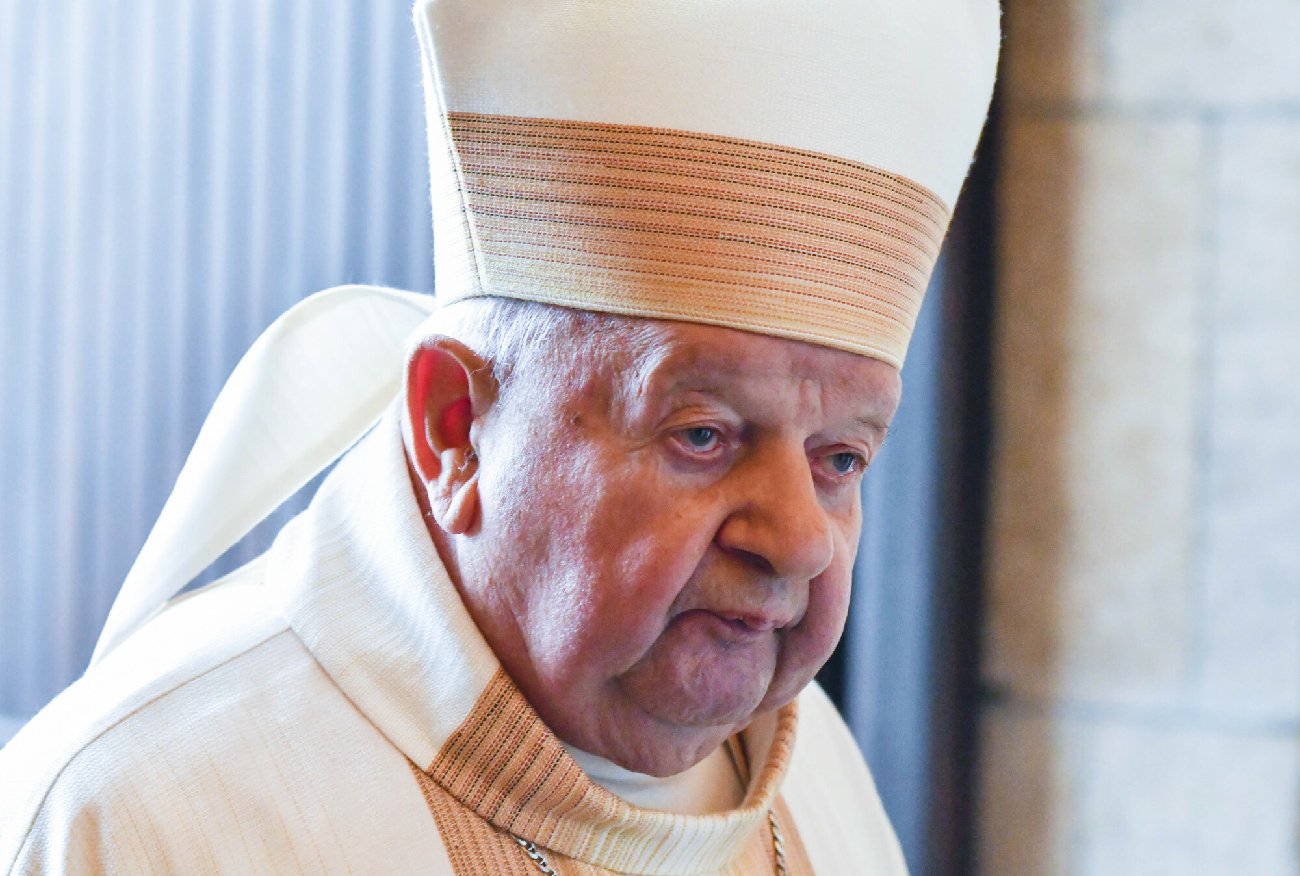 Kardynał Stanisław Dziwisz i Marek Jędraszewski z patronatem dla Legionistów Chrystusa. "Dom Apostołów" kupiono za 5 milionów złotych.