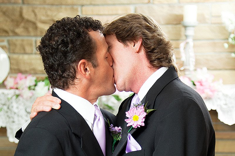 Legalizacja małżeństw homoseksualnych we Francji rodzi jak dotąd same problemy...