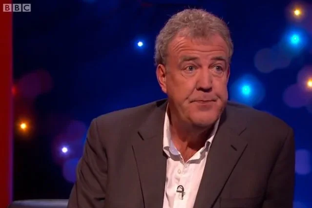 Jeremy Clarkson znany jest ze swojego olbrzymiego poczucia humoru. W przypadku takiego wydarzenia nie przepuścił okazji, żeby zażartować z pani premier.