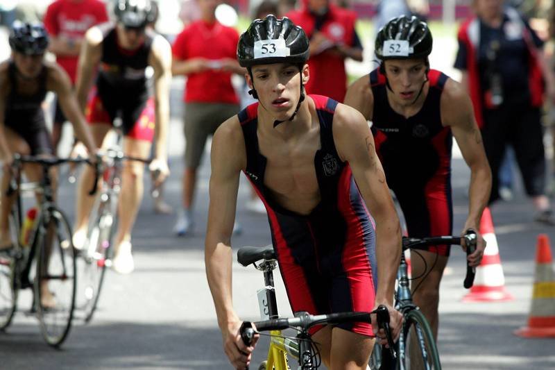 Imprezy triathlonowe stają się w Polsce coraz popularniejsze.