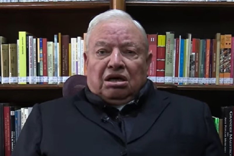 Kardynał Juan Sandoval Iñiguez ostrzegał przed chipem w szczepionce.