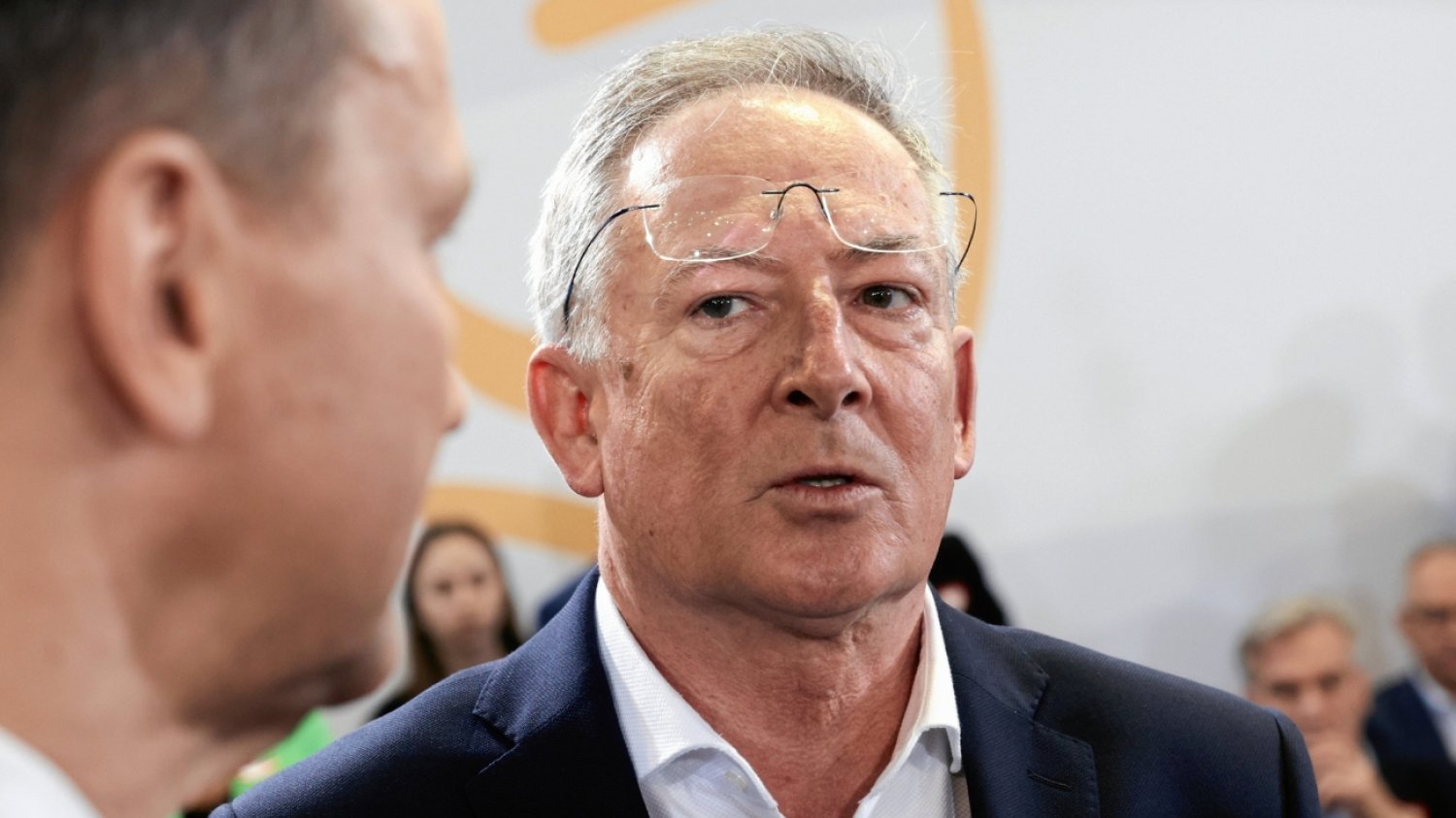 Bartłomiej Sienkiewicz określa obecną sytuację jako "zimną wojnę" w polskiej polityce.