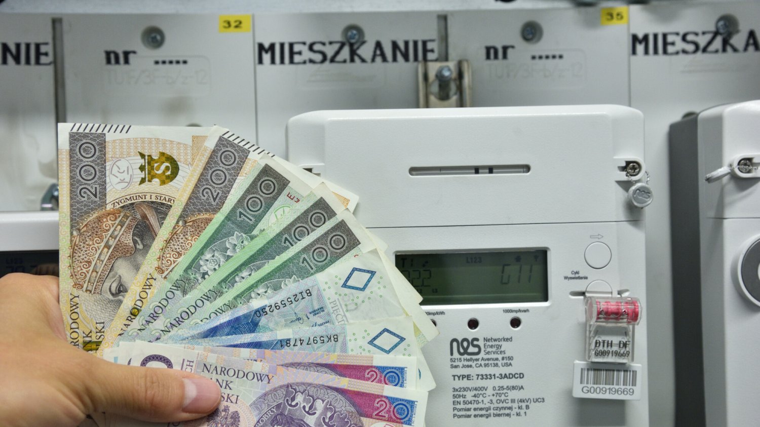 Jakie będą ceny prądu po wakacjach? Rząd zmienił wejście w życie nowych taryf 1 października 2025 będą nowe taryfy za energię elektryczną. Co z cenami prądu?
