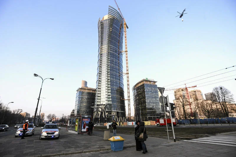 W Warsaw Spire trwa akcja warszawskich służb.