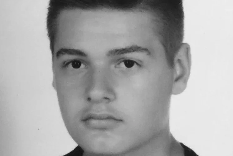 "Miał tego pecha, że urodził się gejem w Polsce". Nie żyje 14-letni Kacper, chłopak zaszczuty w dwóch szkołach.