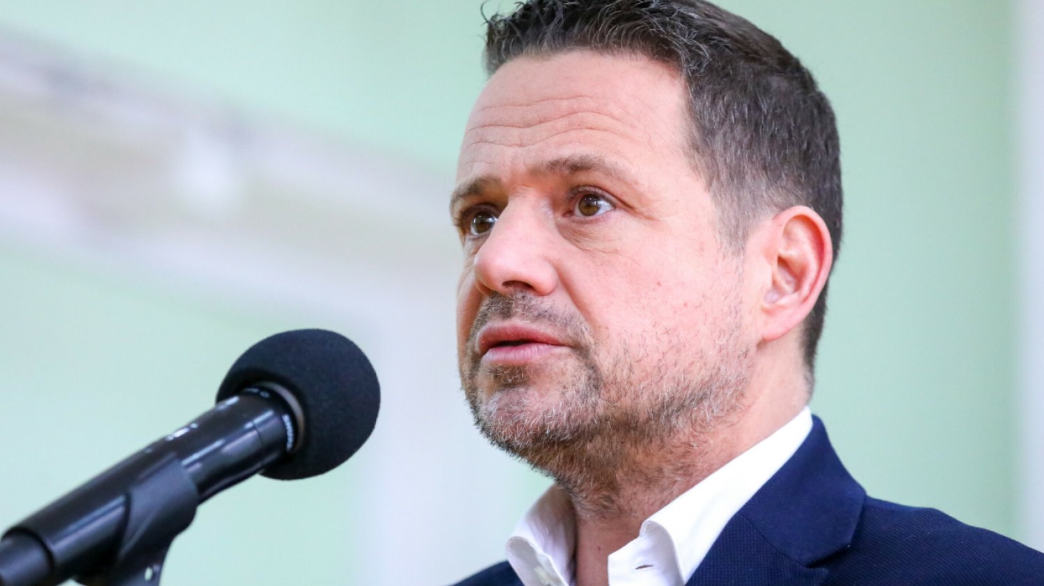Trzaskowski bez poparcia Lewicy w wyborach na prezydenta Warszawy. Oto czym podpadł