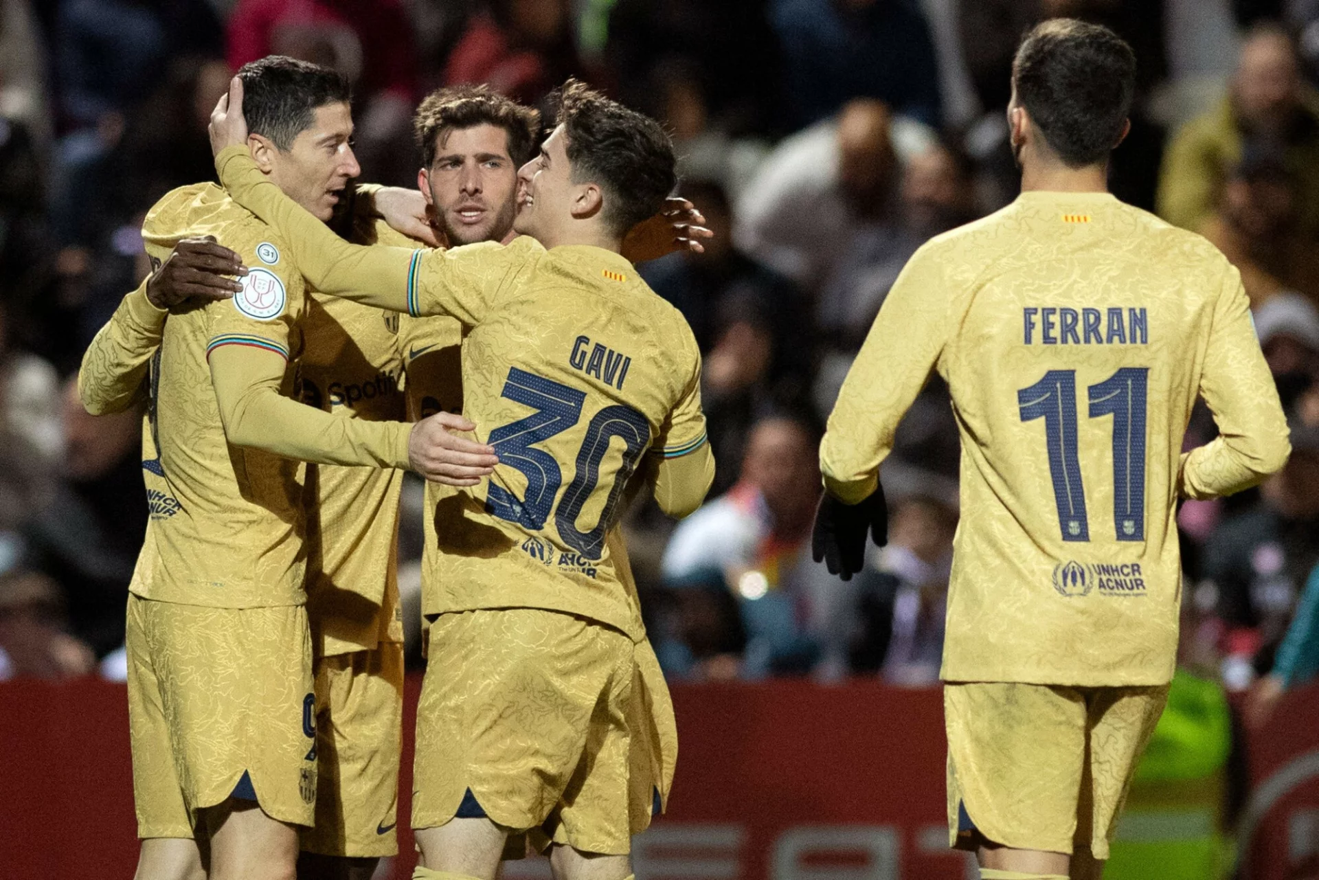 Dwa gole Roberta Lewandowskiego i efektowny awans. FC Barcelona zmiażdżyła słabeusza
