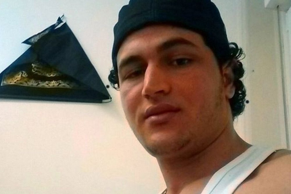 To jego szuka niemiecka policja. 24-letni Anis Amri może być sprawcą masakry w Berlinie.
