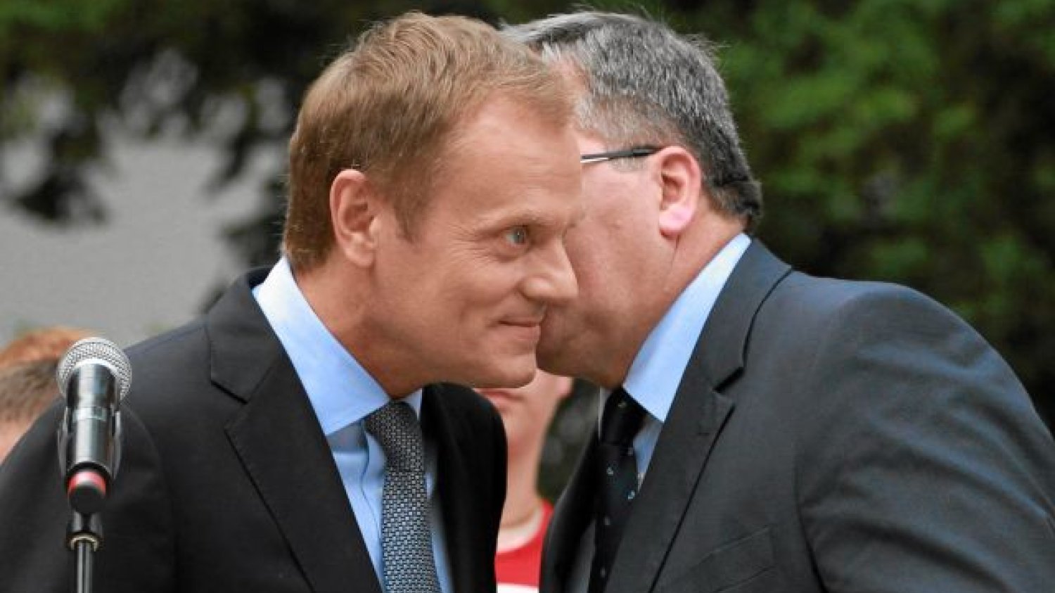 Interakcje Donalda Tuska i Bronisława Komorowskiego nie zawsze przebiegają tak, jakby tego sobie szef PO życzył