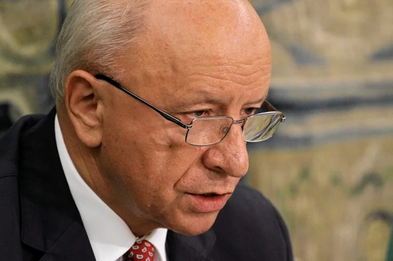 21 lipca profesor Chazan został odwołany ze stanowiska dyrektora Szpitala im. Świętej Rodziny w Warszawie