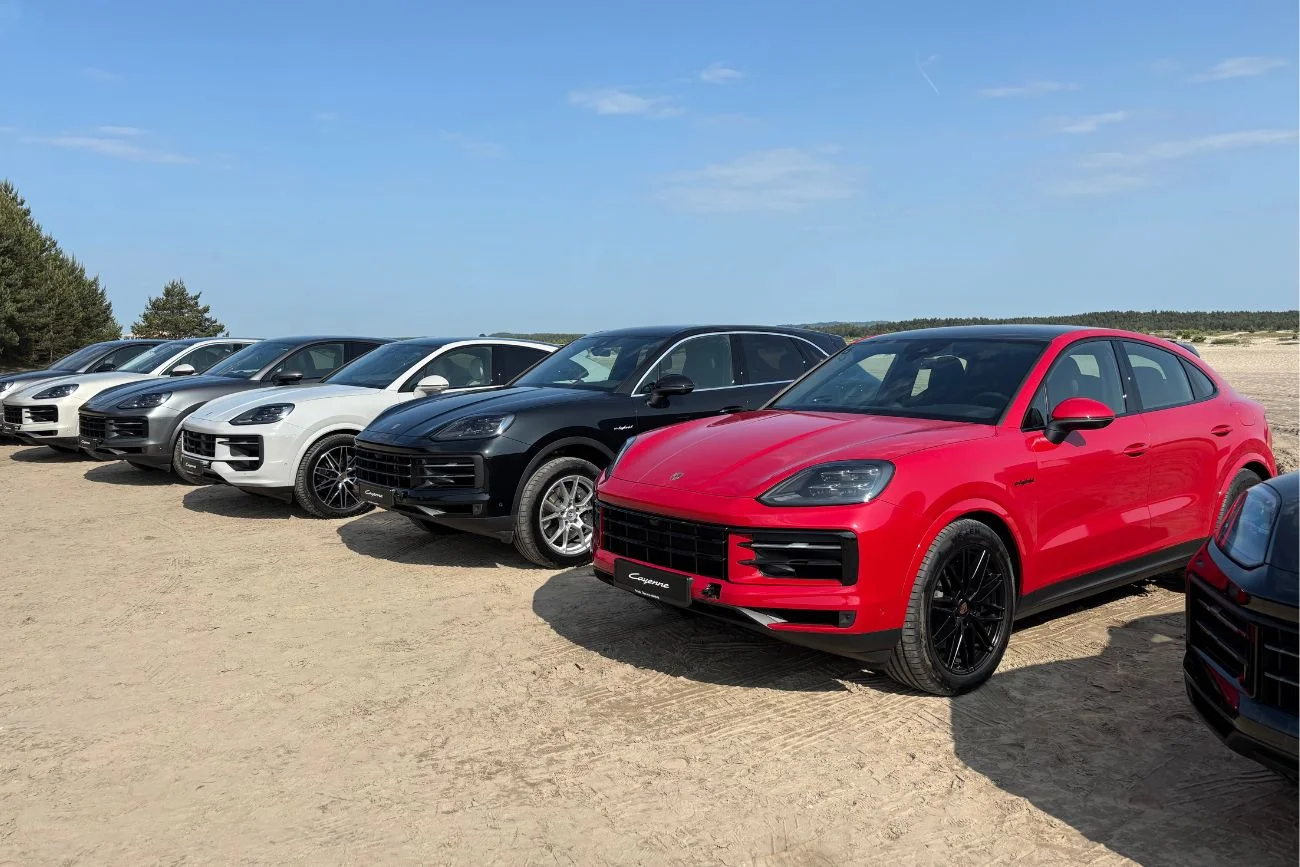 Porsche Cayenne into the desert Porsche Cayenne into the desert