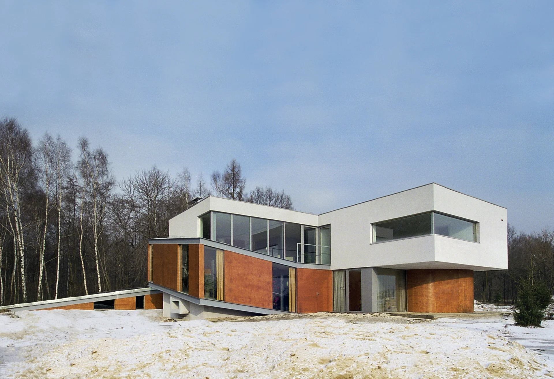 Dom z Ziemi Śląskiej/Broken House