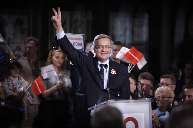 Sztab Komorowskiego próbuje obudzić w Platformie i elektoracie nadzieję na zwycięstwo.