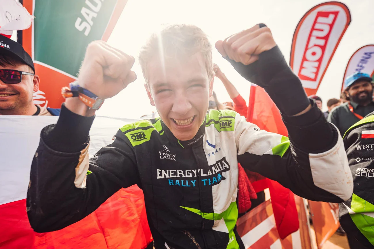 Polak wygrał Rajd Dakar! 18-letni Eryk Goczał zwyciężył w kategorii SSV Polak wygrał Rajd Dakar! 18-letni Eryk Goczał zwyciężył w kategorii SSV