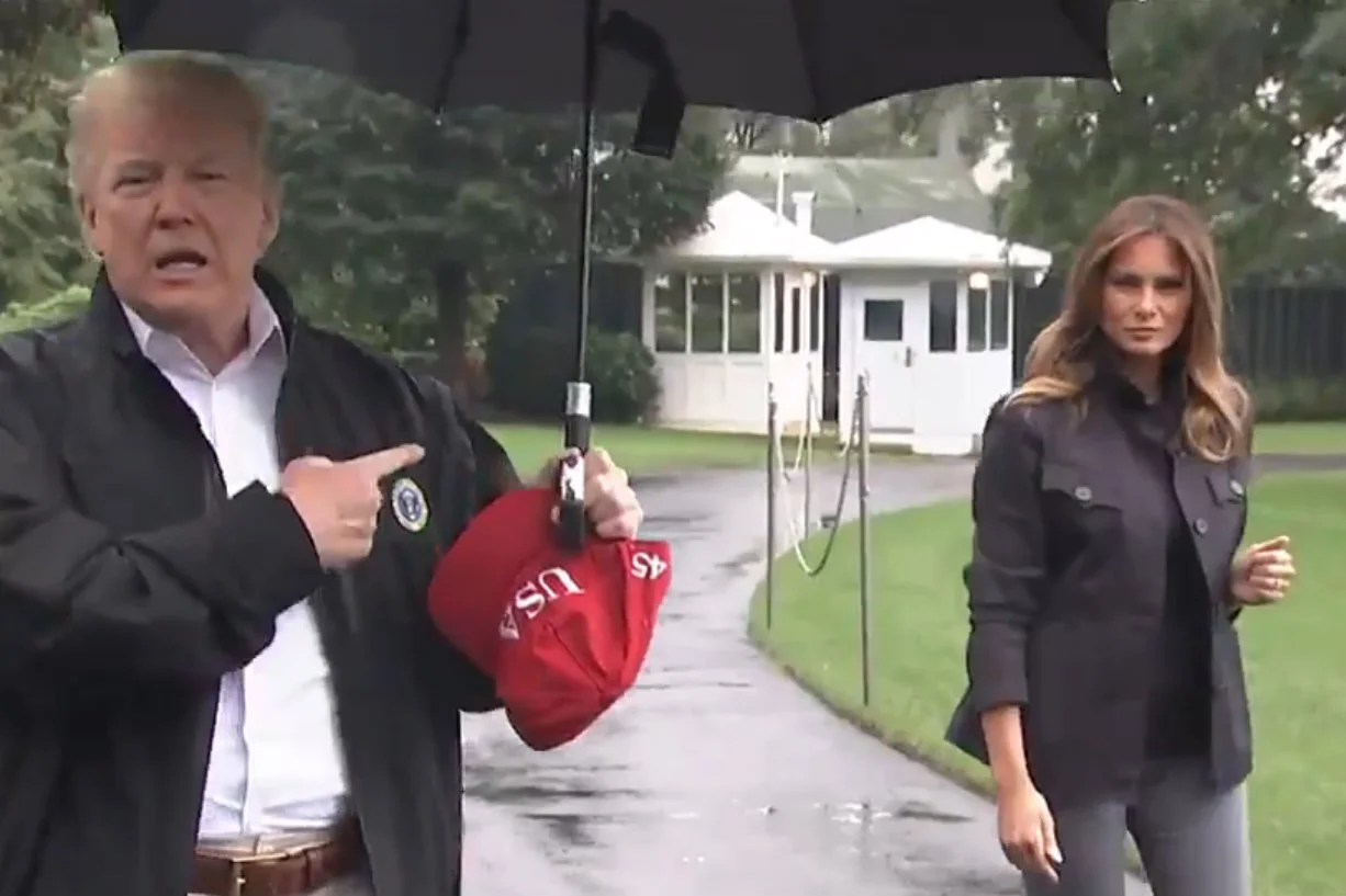 Melania Trump spotkała się ze zniewagą ze strony męża. To nie pierwszy raz, kiedy prezydent USA źle traktuje kobiety.