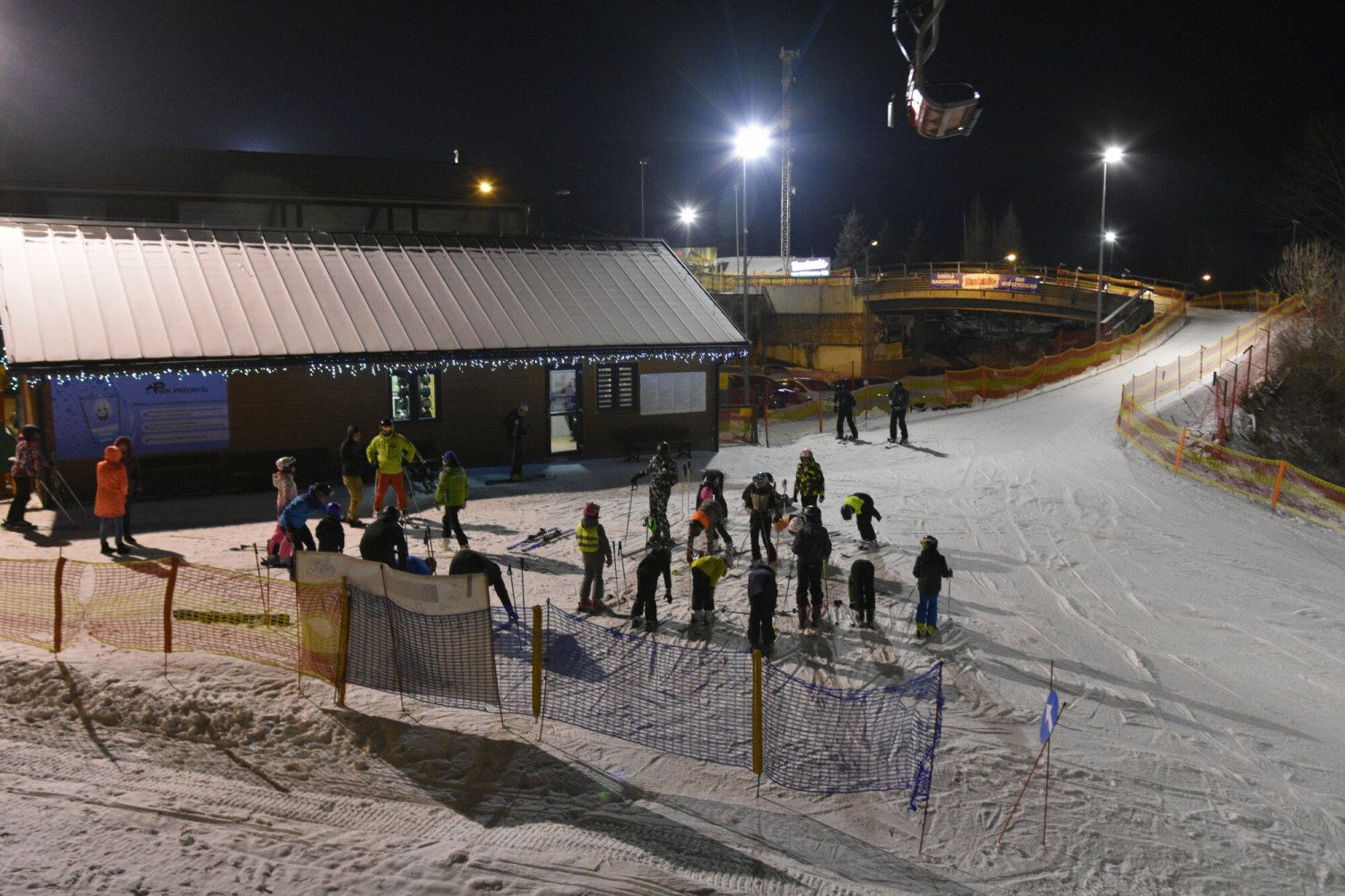 Do groźnego wypadku doszło na stoku narciarskim w Przemyślu.