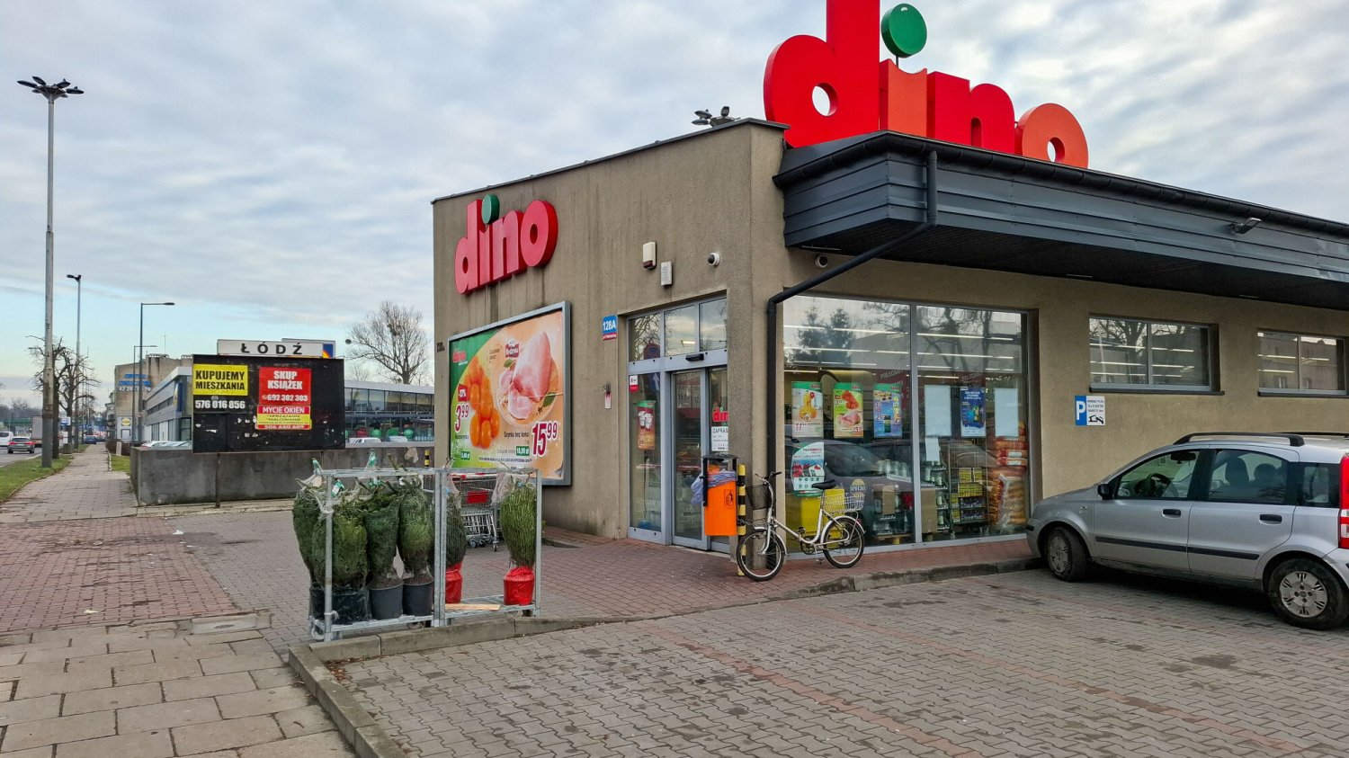 Nowe promocje w Dino. Co teraz można kupić taniej? Nowa gazetka Dino (7-13 maja 2025). Promocje na darmowe rzeczy