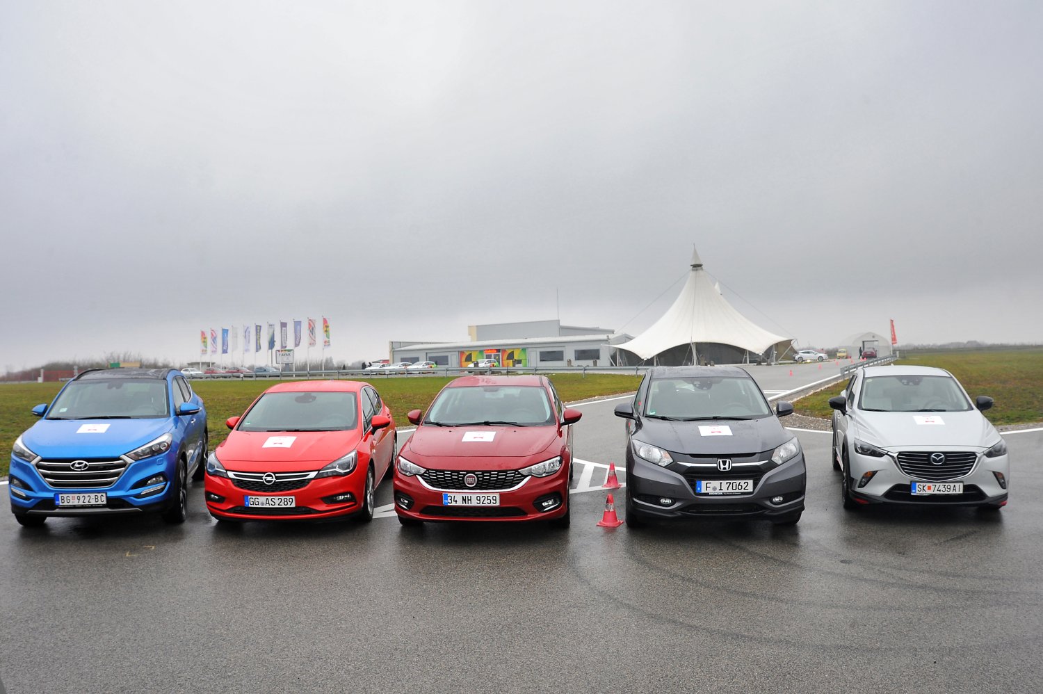 Pięciu finalistów międzynarodowego konkursu Autobest 2016.