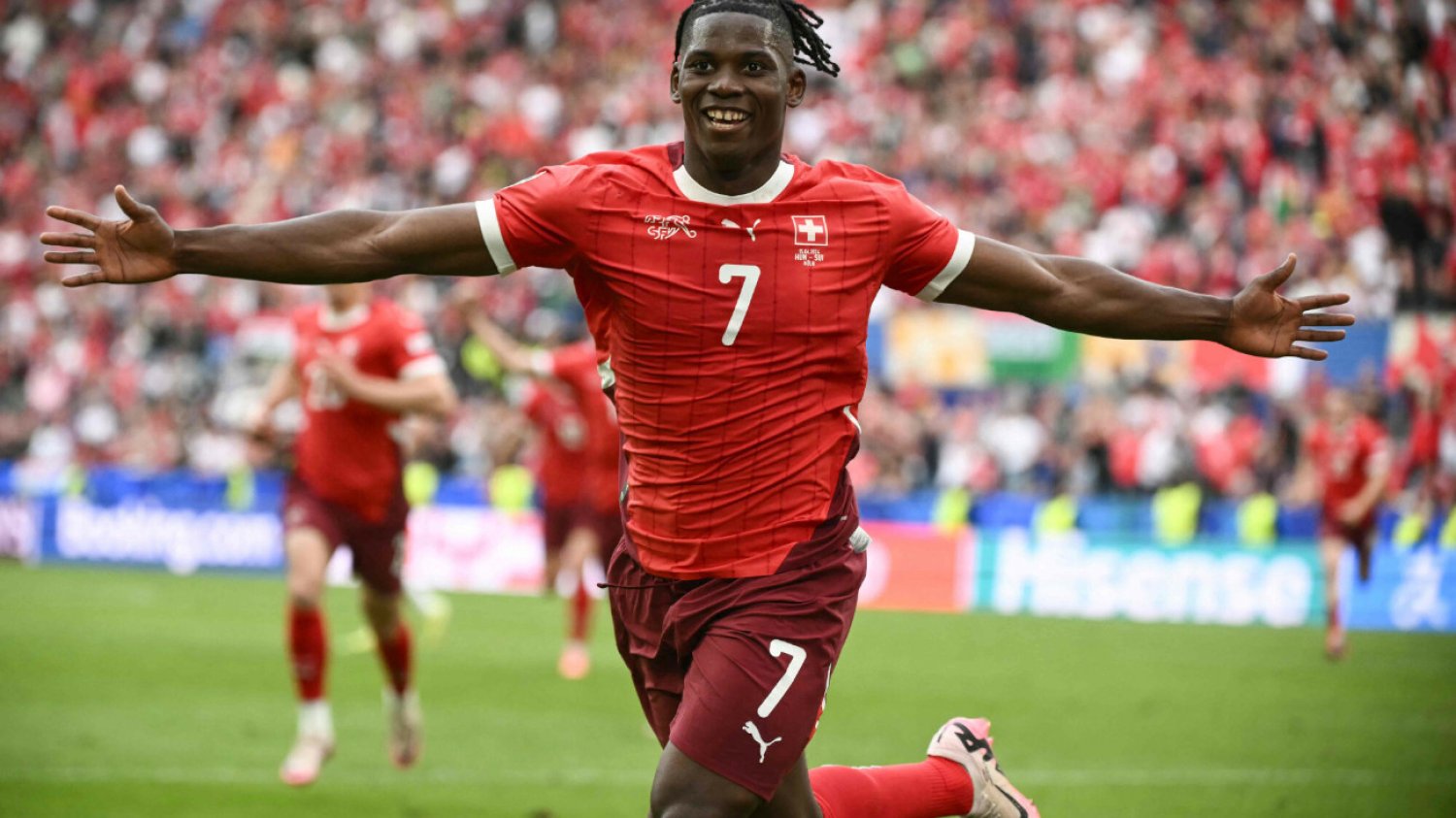 Breel Embolo, strzelec trzeciego gola dla Szwajcarii w meczu z Węgrami.