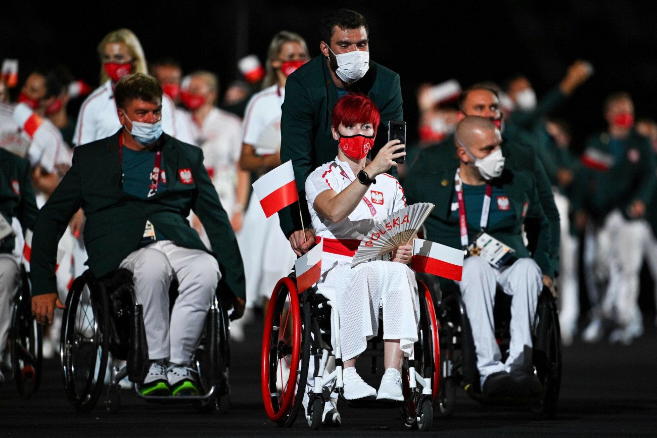 Biało-Czerwona drużyna zaprezentowała się podczas ceremonii otwarcia igrzysk paraolimpijskich w Tokio.