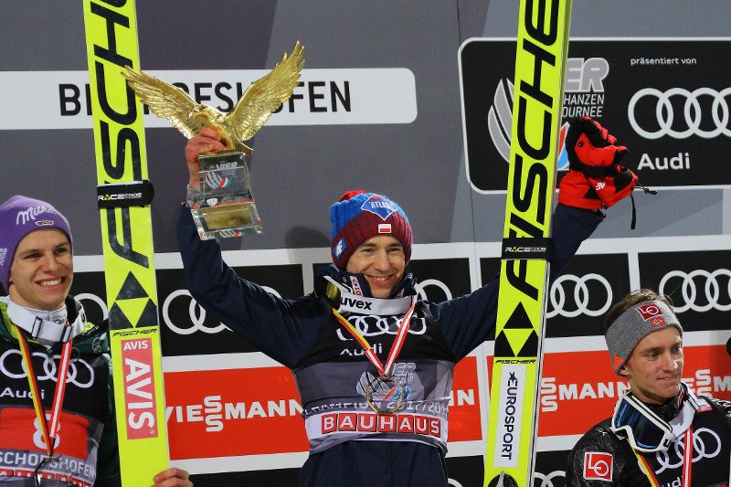 Od teraz, według Andrzeja Dudy, każde zwycięstwo polskich sportowców będzie prezentem na 100-lecie niepodległości. Nie wszyscy jednak podzielają podejście prezydenta.