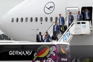 Niemieccy piłkarze na lotnisku w Gdańsku