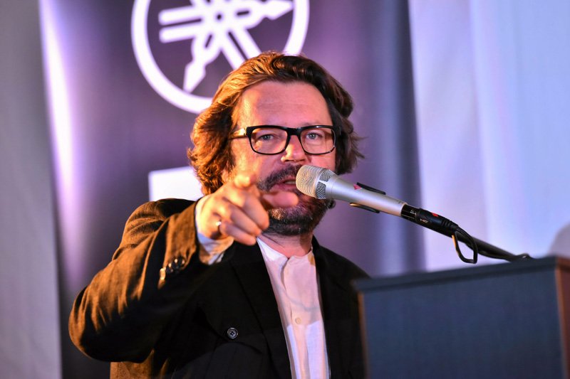 Grzegorz Turnau apeluje do Polaków, by w obecnej sytuacji politycznej "nie udawali, że pada deszcz".