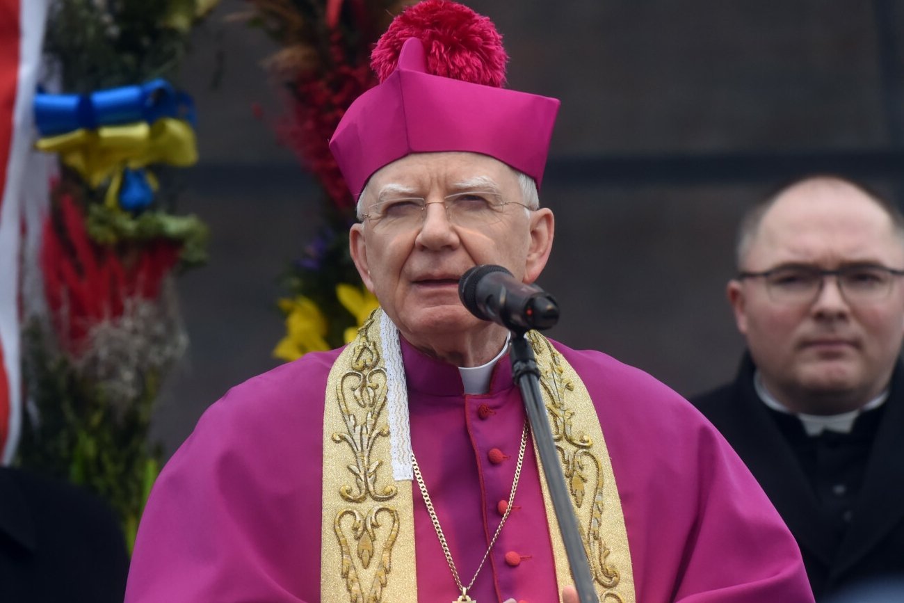 Abp Marek Jędraszewski nakłada dziesięcinę na podległe sobie instytucje