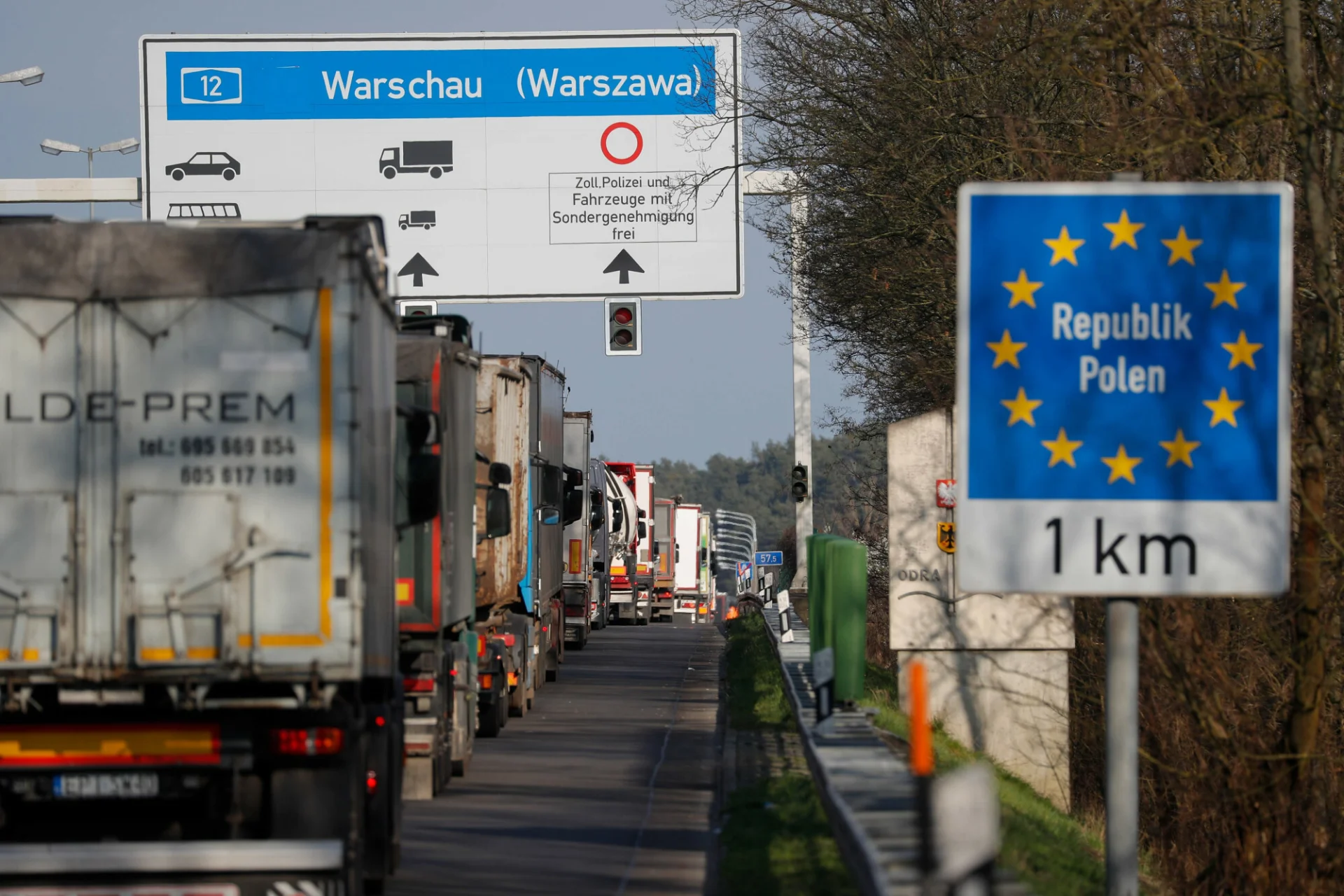 Od 1 sierpnia wprowadzone zostaną nowe przepisy regulujące wjazd do Niemiec i obostrzenia w podróżowaniu w czasach pandemii COVID-19. Sytuacja na granicy polsko-niemieckiej. Od 1 sierpnia wprowadzone zostaną nowe przepisy regulujące wjazd do Niemiec.