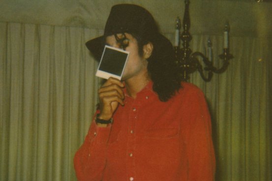 Zachowało się wiele fotografii i nagrań dokumentujących "przyjaźń" Jacksona i kilkuletniego fana