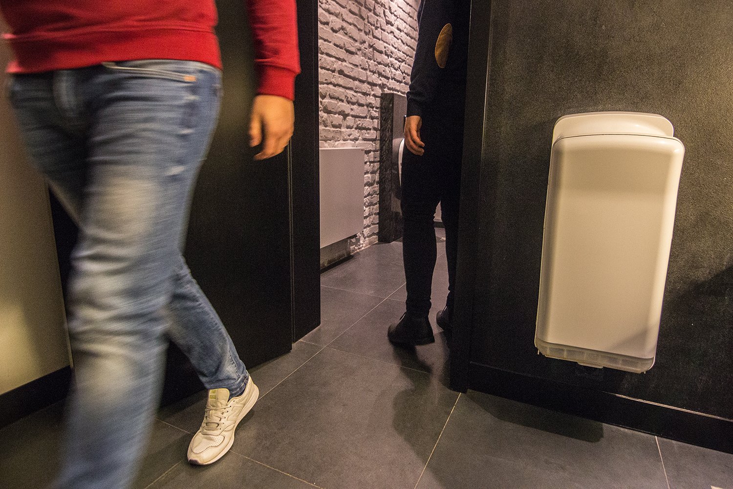 W toalecie publicznej powinien obowiązywać szereg reguł. Wymaga tego od nas savoir-vivre.