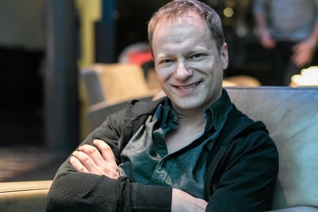 "Strażnik Konstytucji, hahaha!" – tak Maciej Stuhr rozpoczął swój wpis na Facebooku na temat decyzji Andrzeja Dudy.