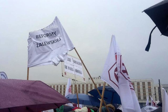 Likwidacja gimnazjów, forsowana przez szefową MEN Annę Zalewską, spotyka się ze sprzeciwem nauczycieli, rodziców i uczniów.