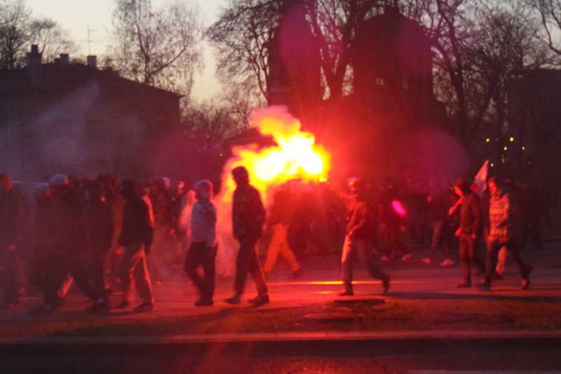 Marsz Niepodległości jak zwykle skończył się burdami.