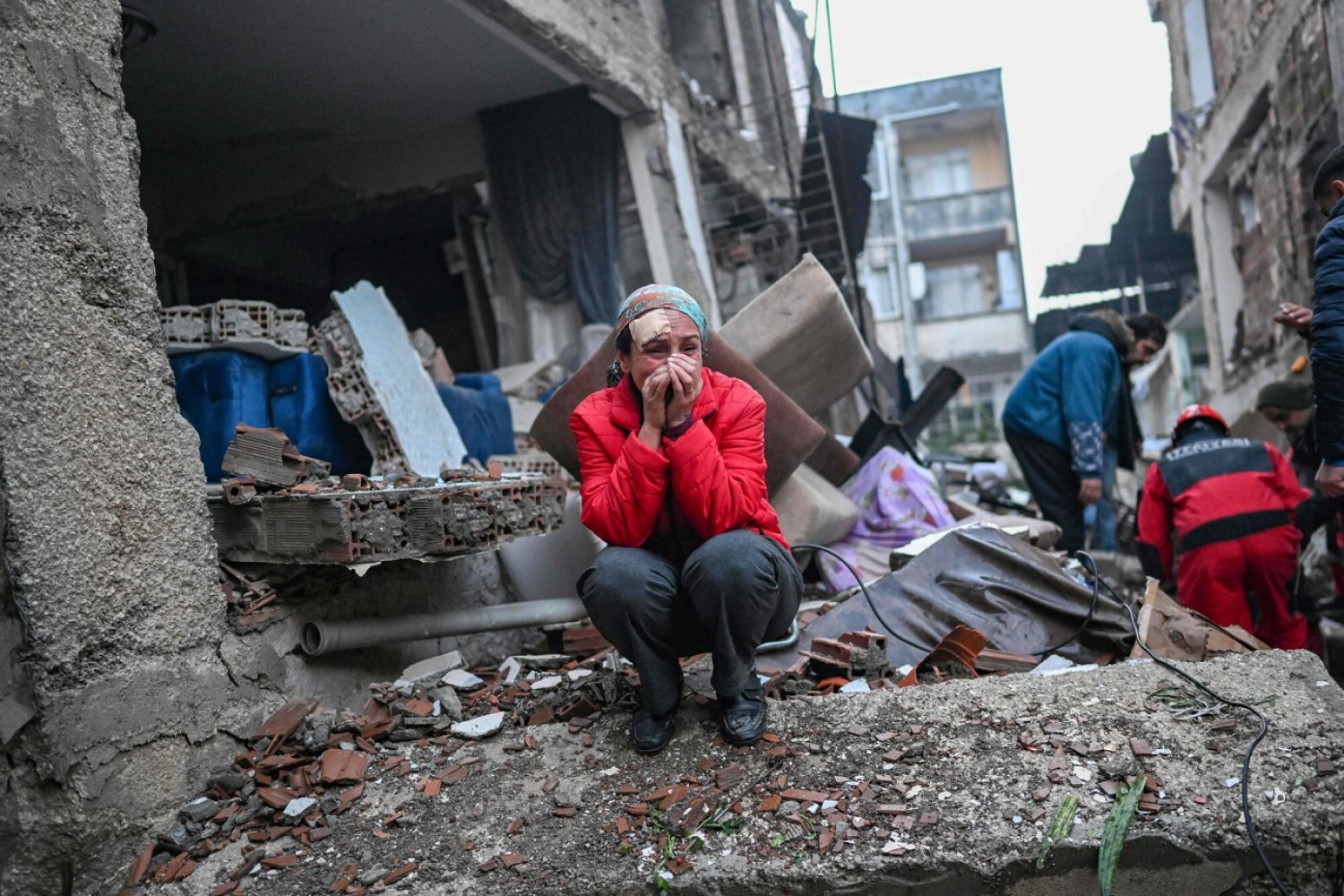 Już ponad 15 tys. ofiar trzęsienia ziemi w Turcji i Syrii.