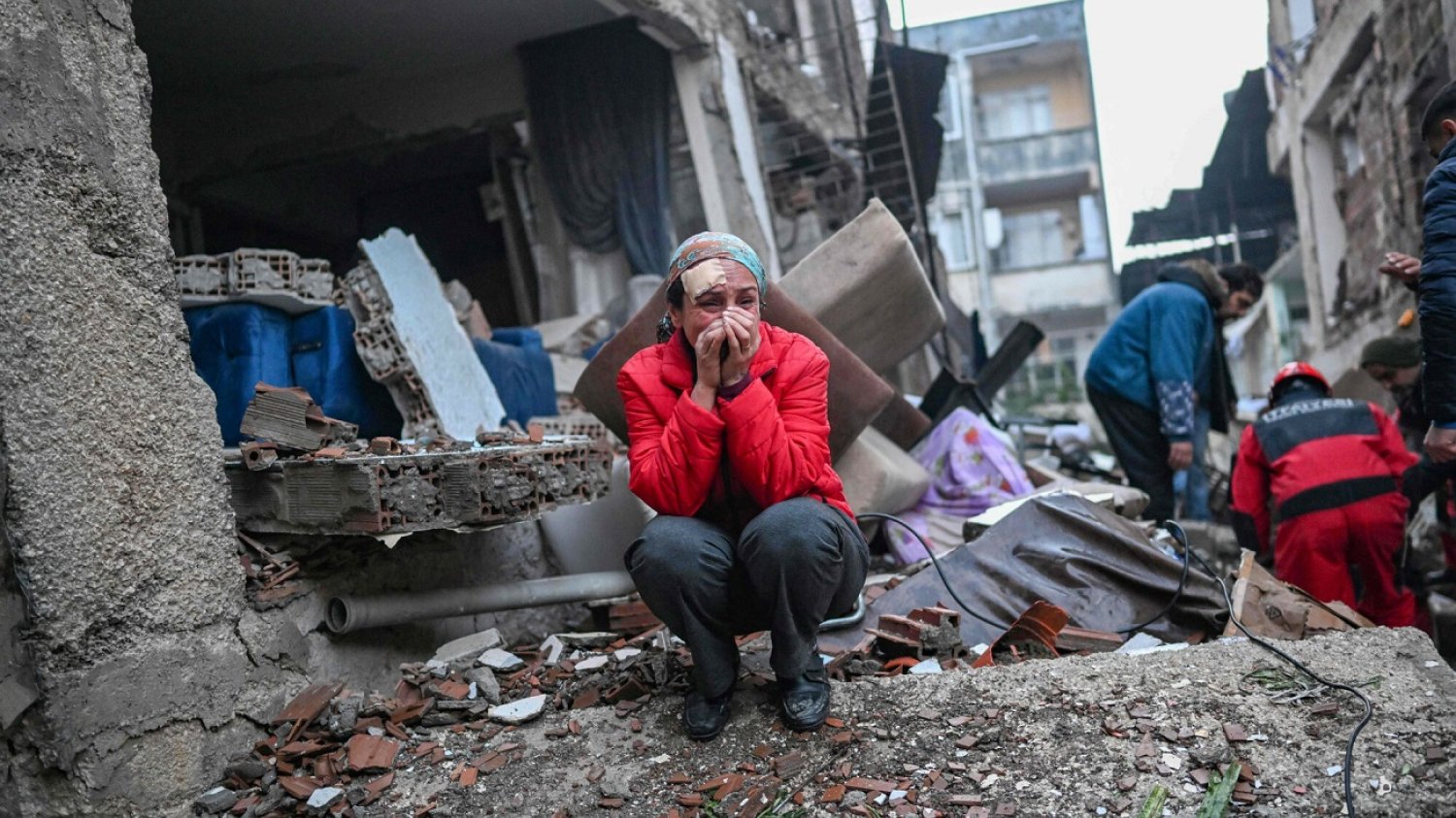 Już ponad 15 tys. ofiar trzęsienia ziemi w Turcji i Syrii.
