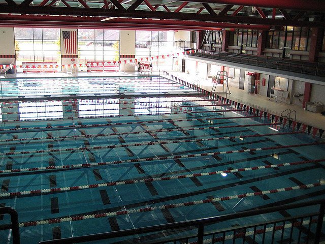 Kryty basen w każdej małej gminie.