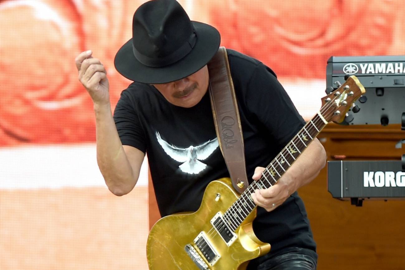 Carlos Santana zemdlał w czasie koncertu w Michigan. Fani się modlą