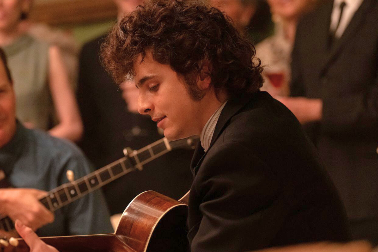 "Kompletnie nieznany" to biografia Boba Dylana. Timothée Chalamet w roli muzyka