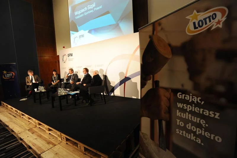 Uczestnicy panelu "Czy kultura uratuje europejską gospodarkę"