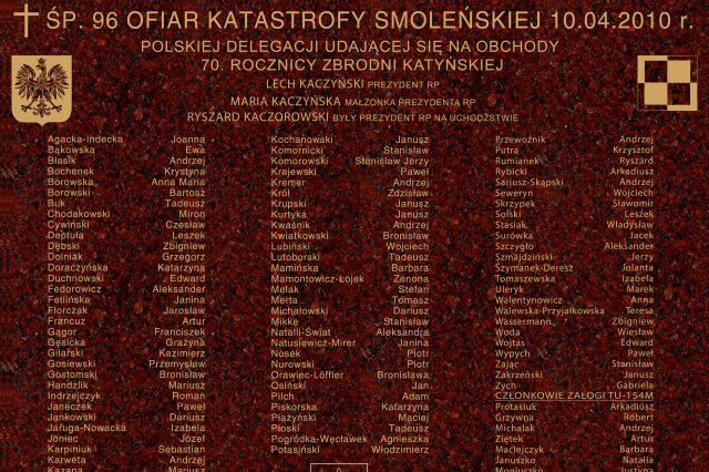 PiS bojkotuje tablicę smoleńską w Bolesławcu. Na zdjęciu projekt pomnika.