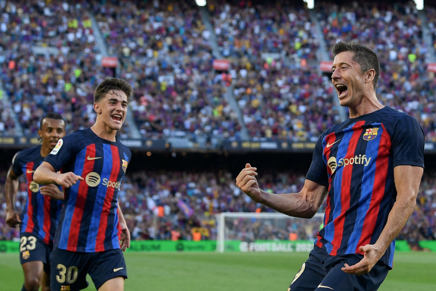 Barcelona zawstydziła Real i rozbiła w finale, jest pierwszy tytuł. "Lewy" wraz z Gavim bohaterami meczu