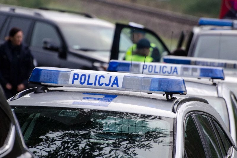 Wybuch pod centrum handlowym we Wrocławiu. Nieoficjalnie: Bomba w samochodzie