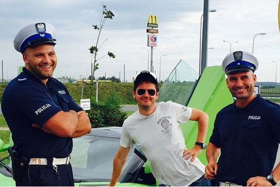 Minister zajął się policjantami, a sąd Wojewódzkim. Dostał słony mandat.