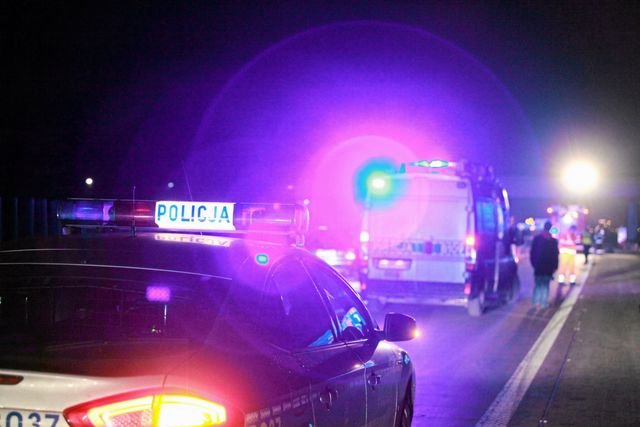 18-latek przewożony w bagażniku zginął w wypadku samochodowym w Wielkopolsce.