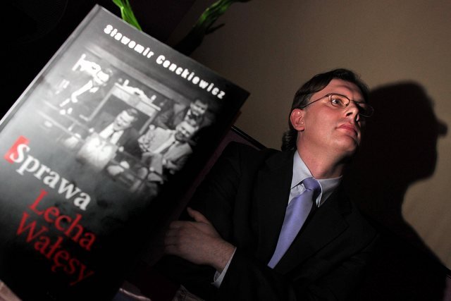 Dzięki sprawie Wałęsy Cenckiewicz przeistoczył się z szeregowego historyka do kandydata na prezesa IPN.