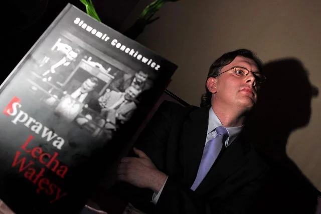 Dzięki sprawie Wałęsy Cenckiewicz przeistoczył się z szeregowego historyka do kandydata na prezesa IPN.