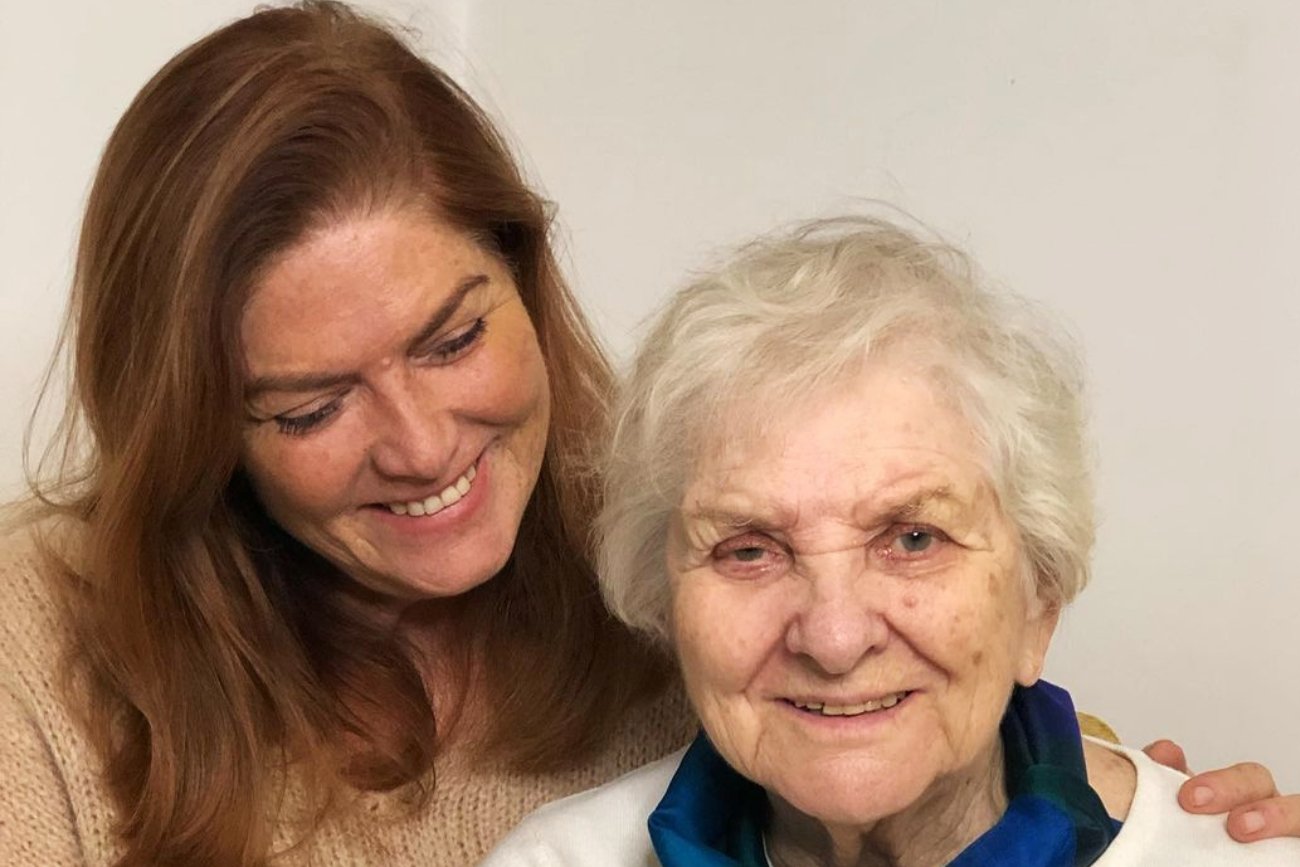 Katarzyna Dowbor wzięła mamę pod skrzydła. 89-latka wymaga większej opieki