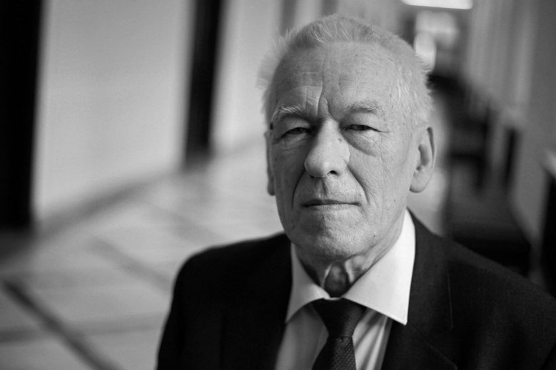 Pogrzeb Kornela Morawieckiego odbędzie się w sobotę. W piątek wieczorem przez Warszawę przejdzie kondukt żałobny.