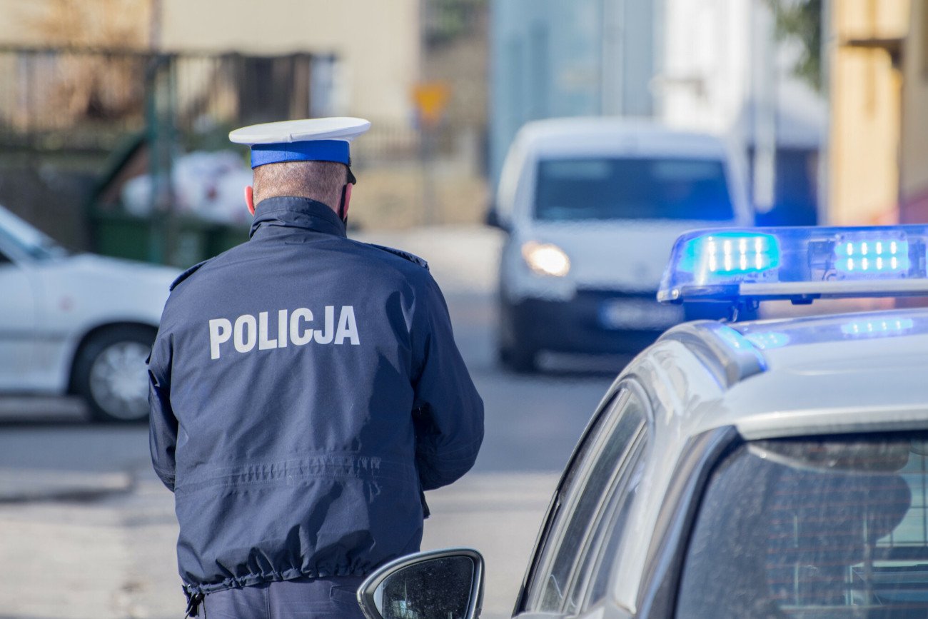 Marki. W samochodzie przed galerią handlową znaleziono dwa ciała.